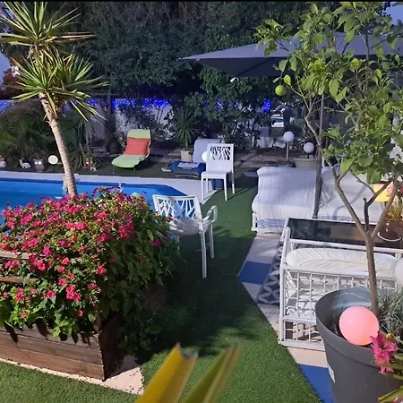 Holiday home Suite-junior -villa Helene - Montpellier Sud - Aeroport- Piscine Privee-2mn Des Plages