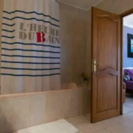 Дом отдыха Suite-junior -villa Helene - Montpellier Sud - Aeroport- Piscine Privee-2mn Des Plages