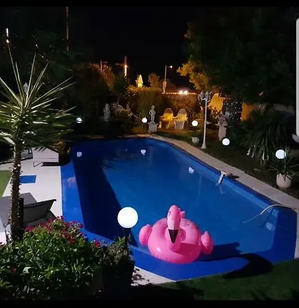 Holiday home Suite-junior -villa Helene - Montpellier Sud - Aeroport- Piscine Privee-2mn Des Plages Perols