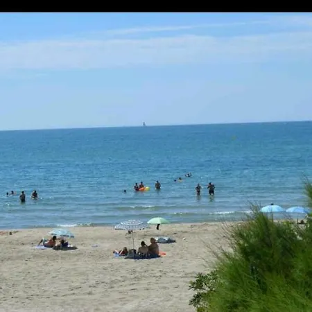 Holiday home Suite-junior -villa Helene - Montpellier Sud - Aeroport- Piscine Privee-2mn Des Plages *