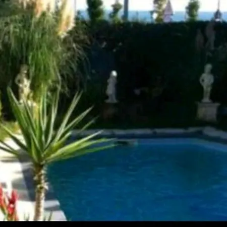 度假居 Villa Helene-Suite Junior-Piscine Privee, Montpellier Sud - Aeroport- Zenith Arena,Carnon Plages, La Grande Motta *