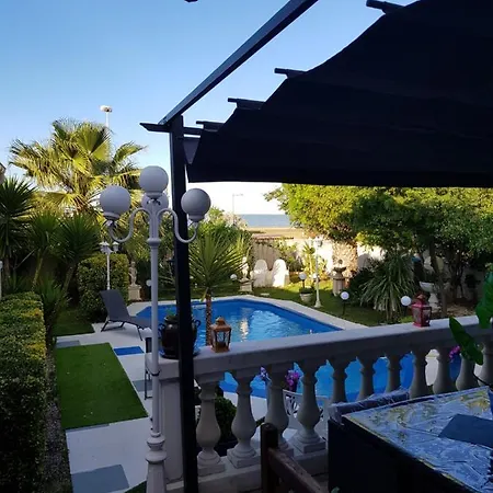 Holiday home Suite-junior -villa Helene - Montpellier Sud - Aeroport- Piscine Privee-2mn Des Plages *