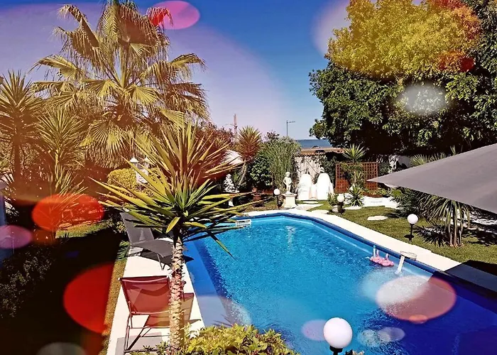 Suite-junior -villa Helene - Montpellier Sud - Aeroport- Piscine Privee-2mn Des Plages Дом отдыха Пероль