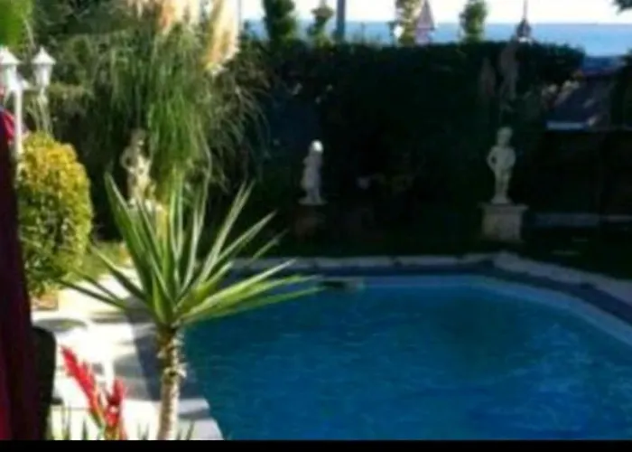 Дом отдыха Suite-junior -villa Helene - Montpellier Sud - Aeroport- Piscine Privee-2mn Des Plages *